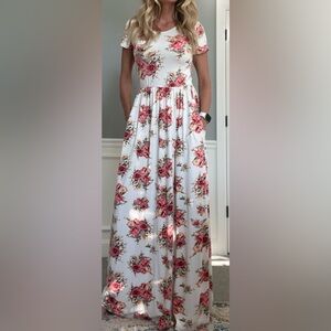 Super comfy full length floral maxi dress